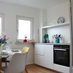 Cleo Apartment
