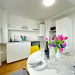 Apartment Cleo *